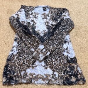 Jera Elegant Fuzzy Leopard Print Sweater
